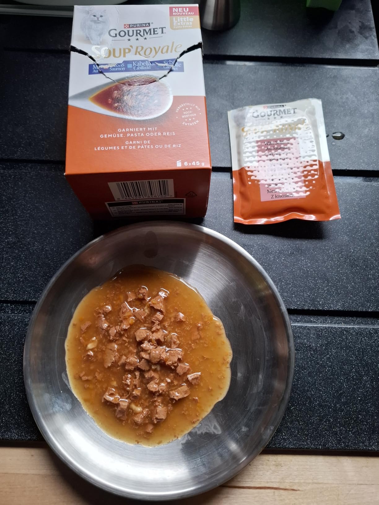 Gourmet Perle Soup Royale Katzensuppe Lachs 24x45g