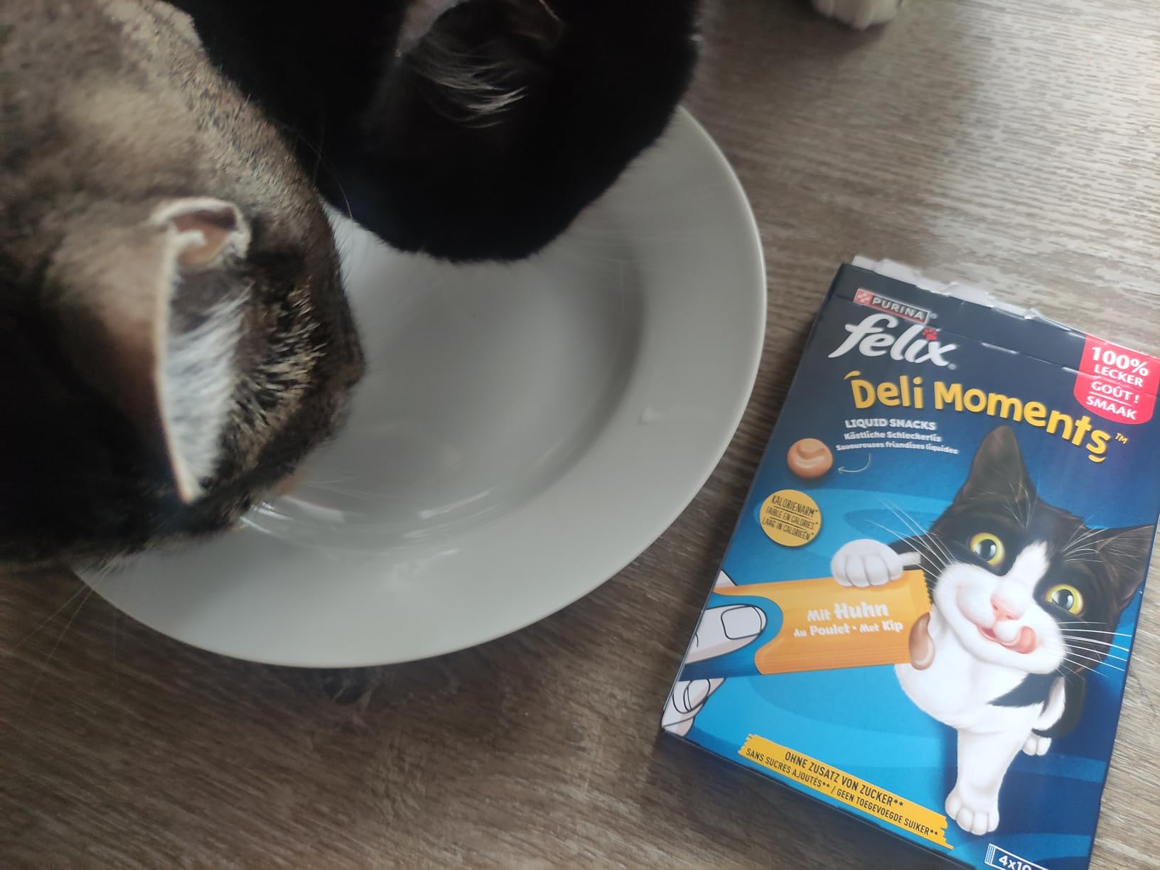 FELIX Deli Moments Cremiger Katzensnack Huhn 44er Pack 10g kalorienarm