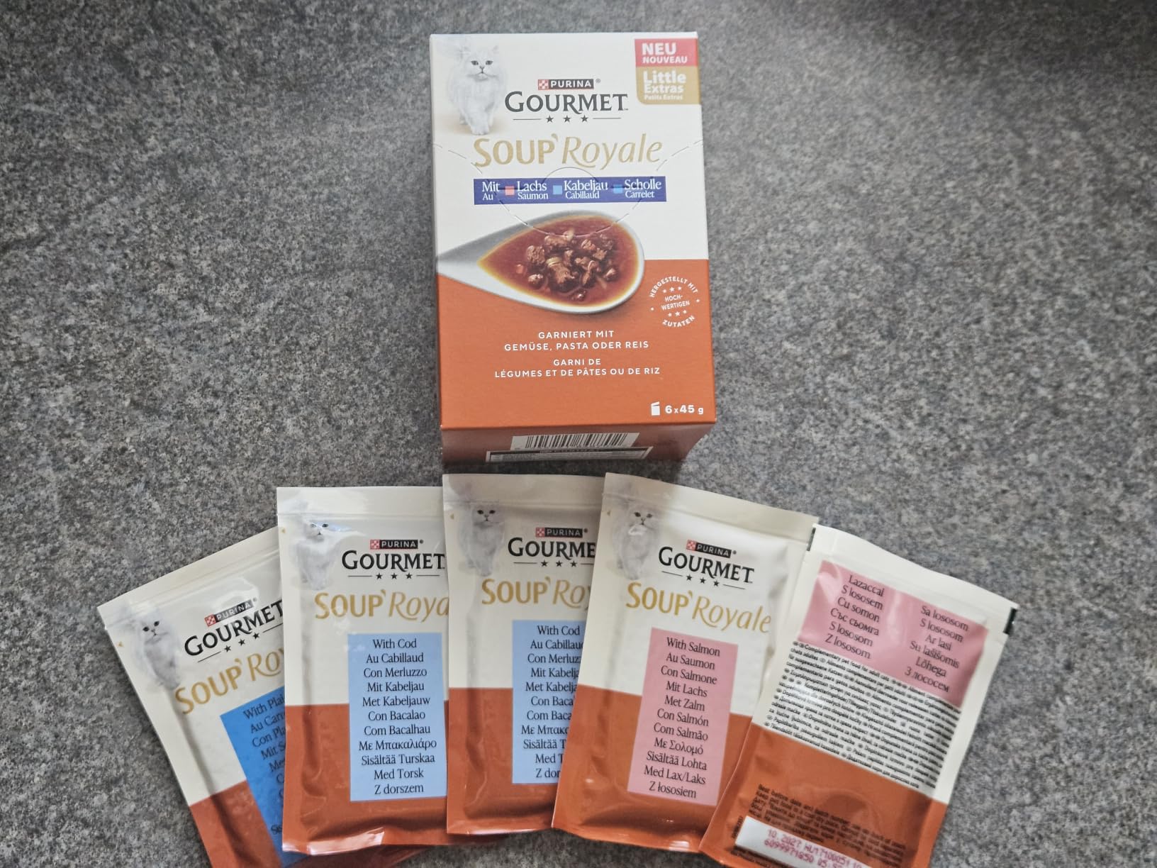 Gourmet Perle Soup Royale Katzensuppe Lachs 24x45g