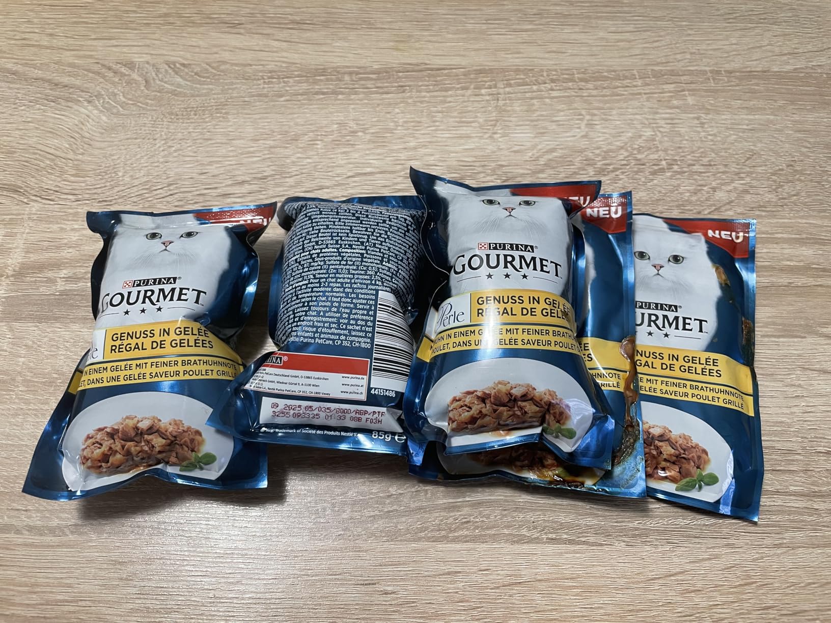 GOURMET Perle Genuss Gelee Nassfutter Huhn 26x85g Auswahl