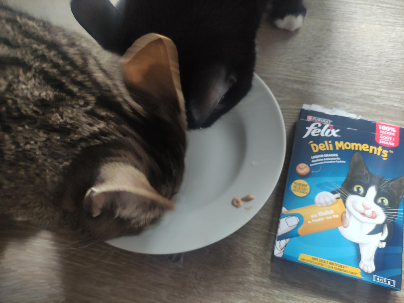 FELIX Deli Moments Cremiger Katzensnack Huhn 44er Pack 10g kalorienarm